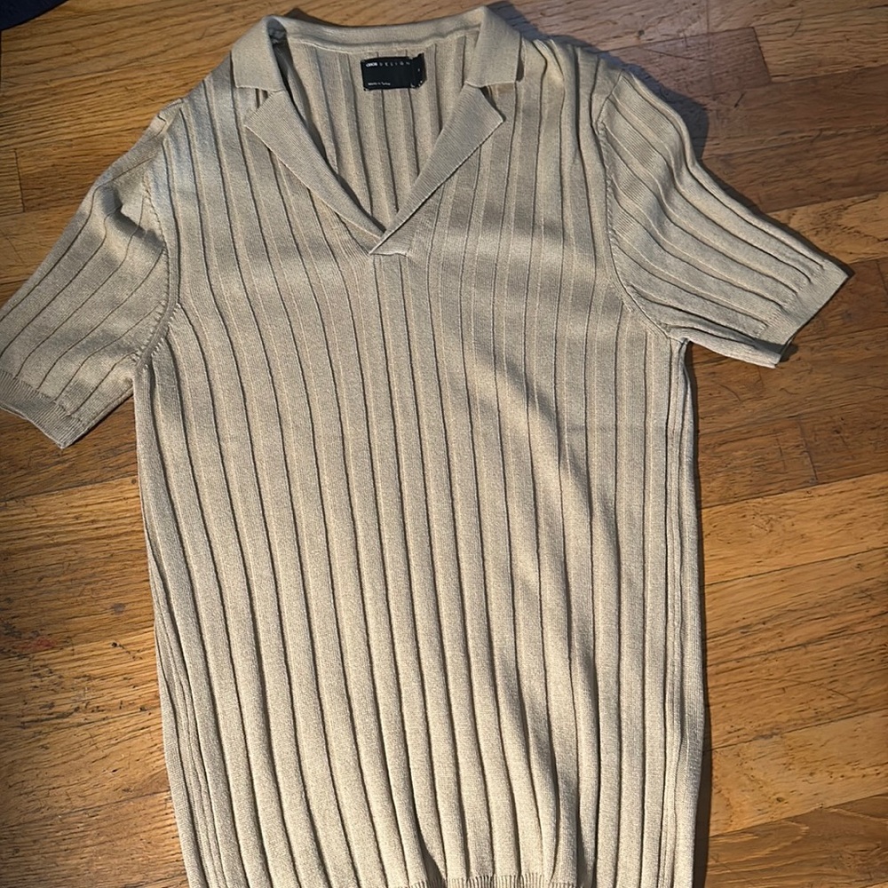 Pinstripe v neck t shirt